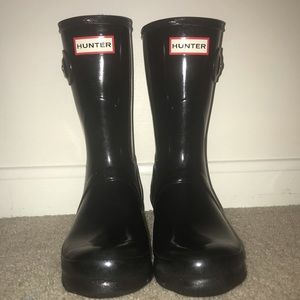 SHORT GLOSSY HUNTER RAIN BOOTS